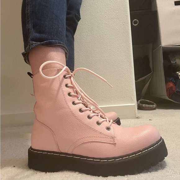 Unionbay Pink Lace-Up Women's Boots, size 8.5 - Picture 3 of 8